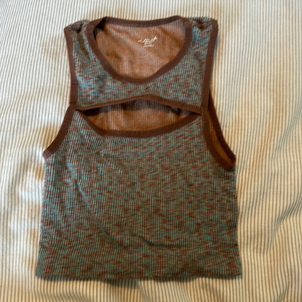 urban outfitters crop top